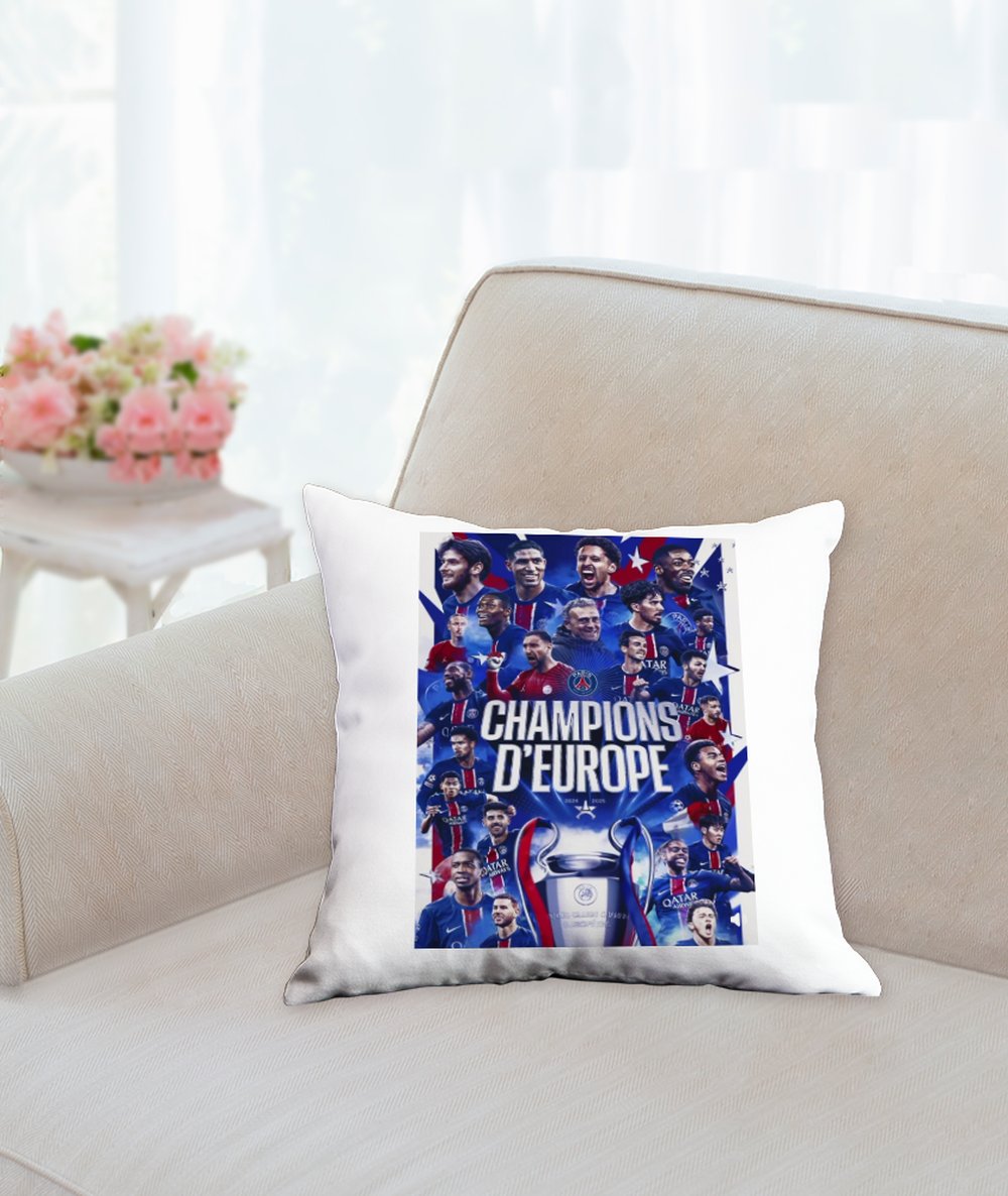 Coussin " CHAMPION D EUROPE " 35.6 cm X 35.6 cm ( MOYEN/PETIT)