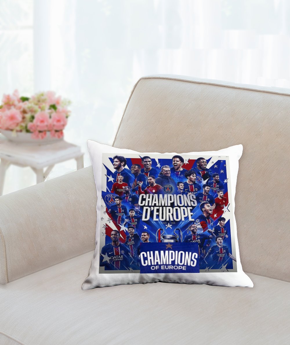 Coussin " CHAMPION D EUROPE " 35.6 cm X 35.6 cm ( MOYEN/PETIT)
